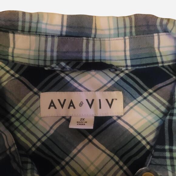 Plus size bundle- Flannel and Floral lightweight blouse - Picture 7 of 7